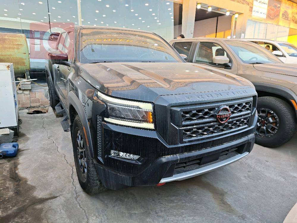 نيسان فرونتر